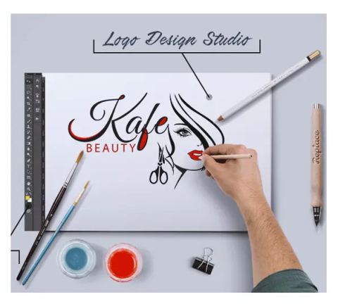 Professioneel logoontwerp met opvallend beeldmerk en strakke typografie.