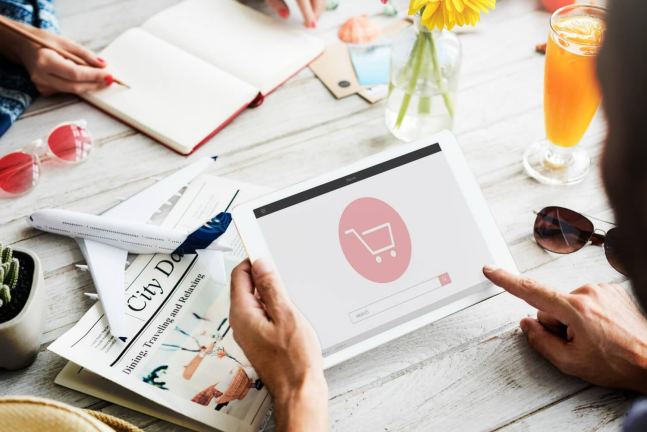 Teamoverleg over optimalisatie van webshop voor overname.