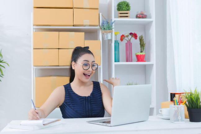 Grafiek van stijgende winstgevendheid van een webshop voor verkoop.